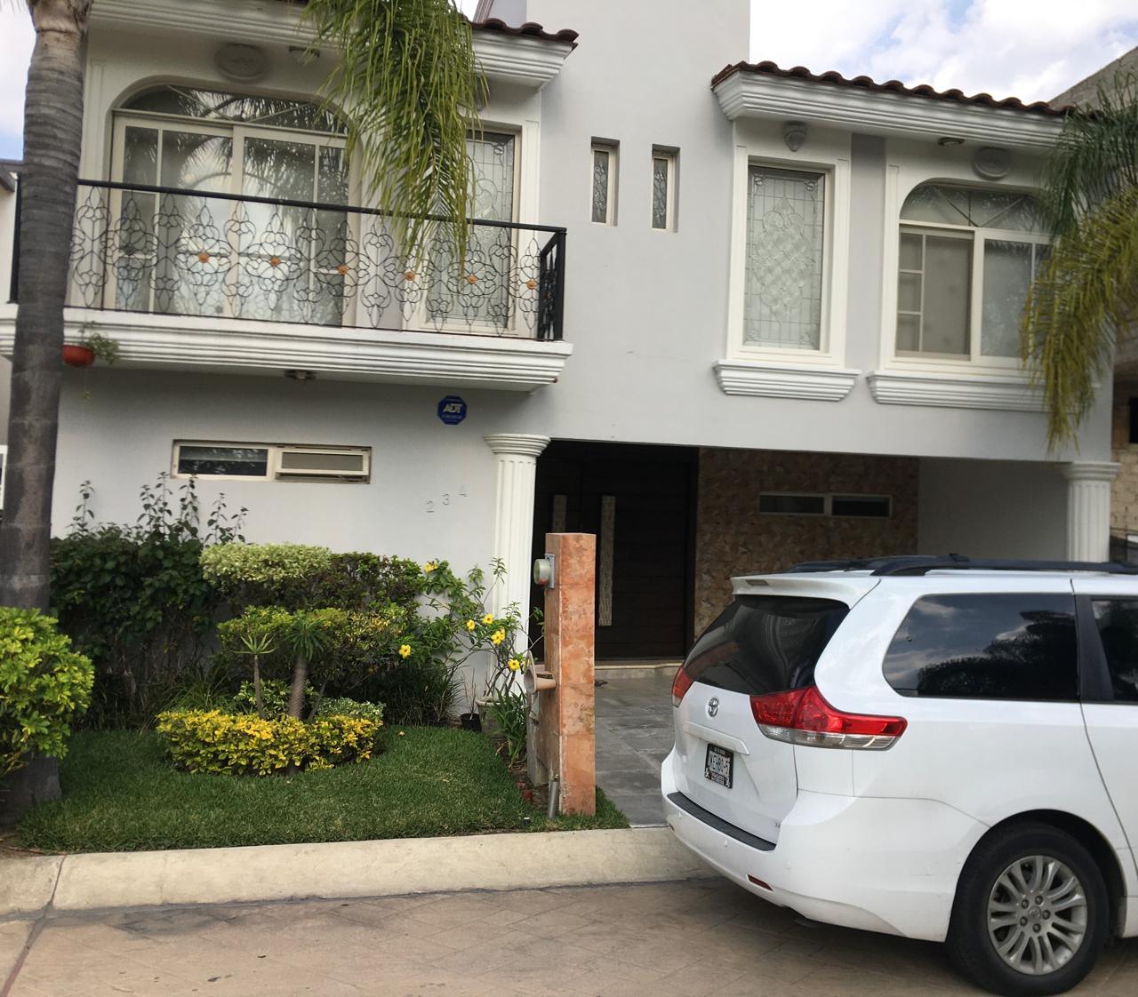 CASA EN VENTA  PROVENZA  SUR